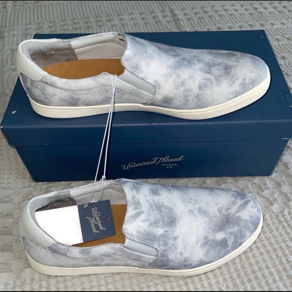 Universal Thread Women Sneakers 7.5 Kelsey Blue Gray Tie Dye Slip on NWT